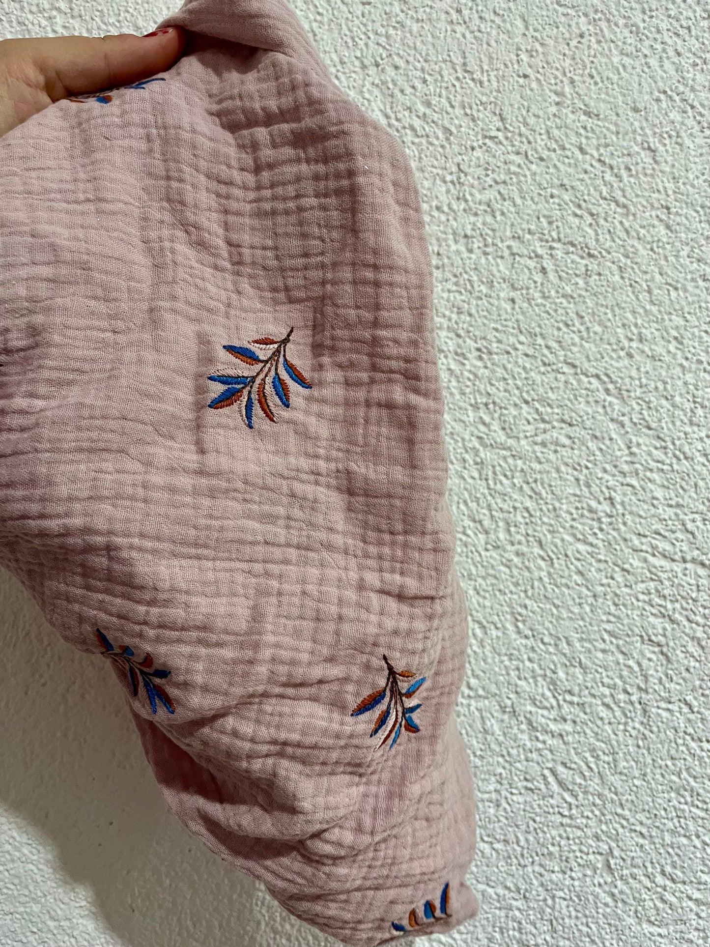 Halstuch Musselin Blüten bestickt Altrosa