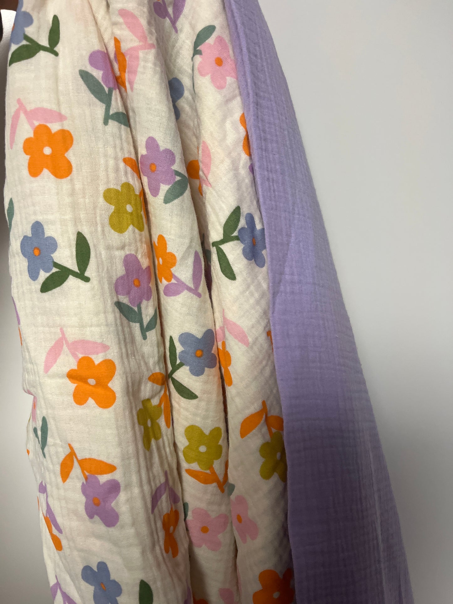 Musselin Decke Blumen Pastell & Flieder