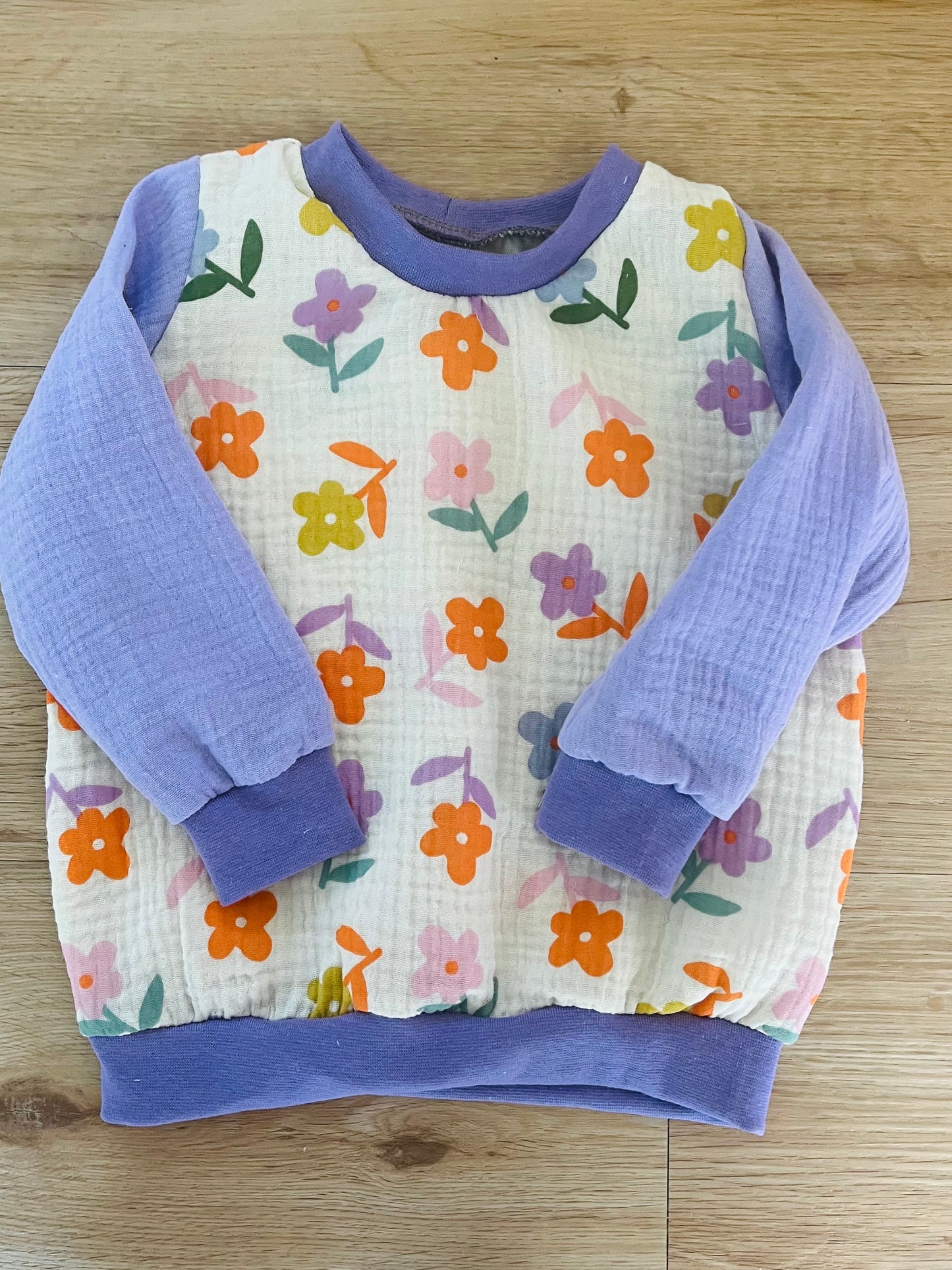Musselin Sweater Blüten Pastell & Flieder