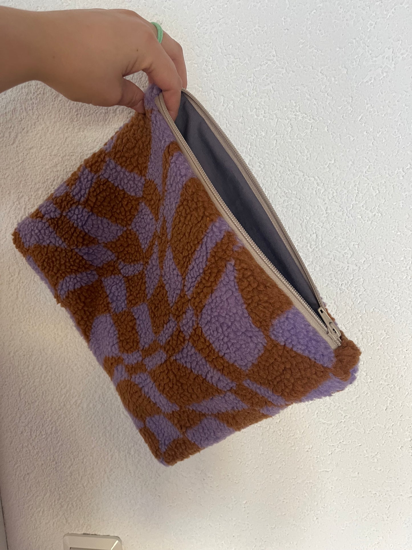 Tablet Case / Kosmetiktasche Teddy im Grafischen Design