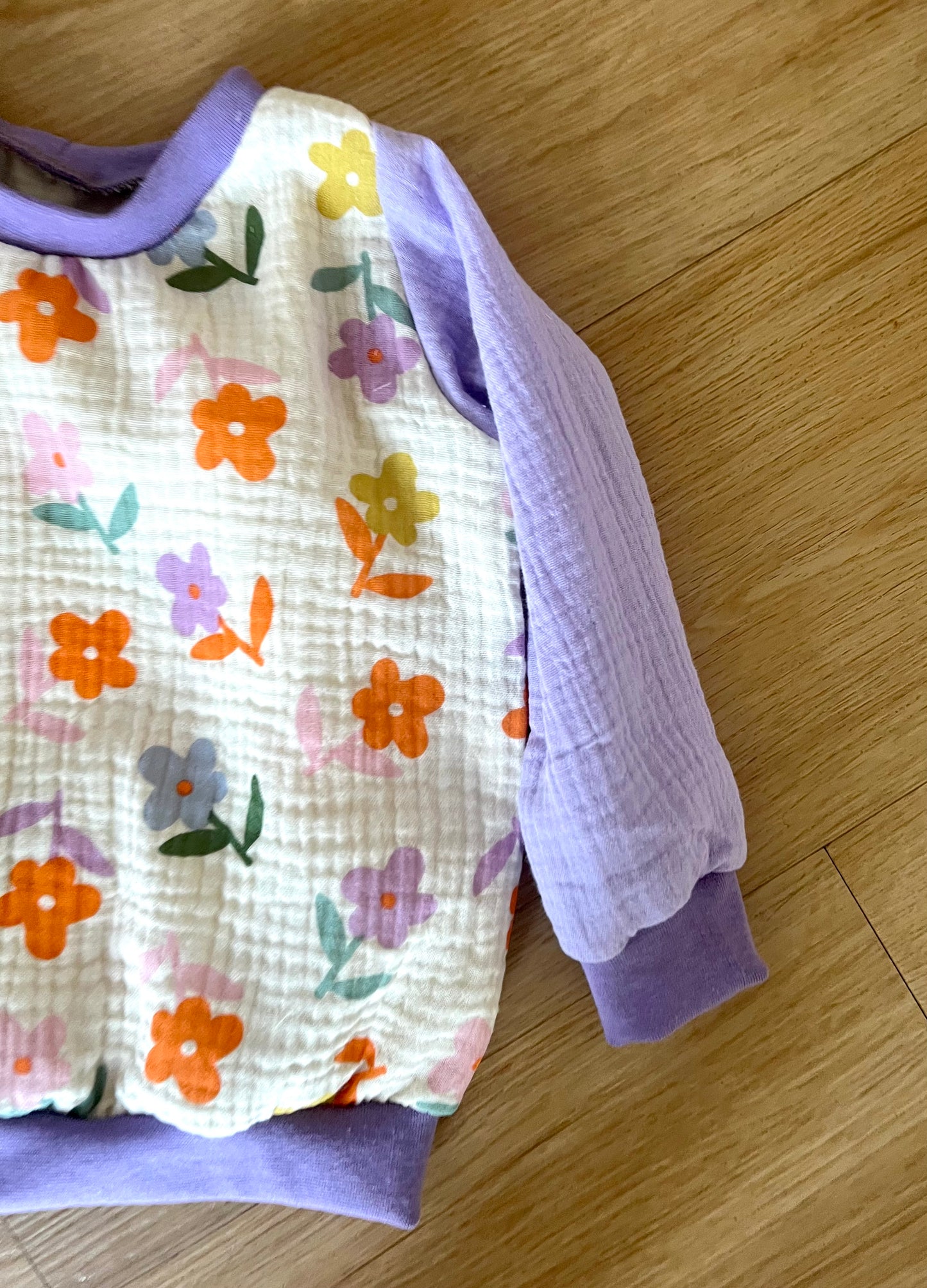 Musselin Sweater Blüten Pastell & Flieder