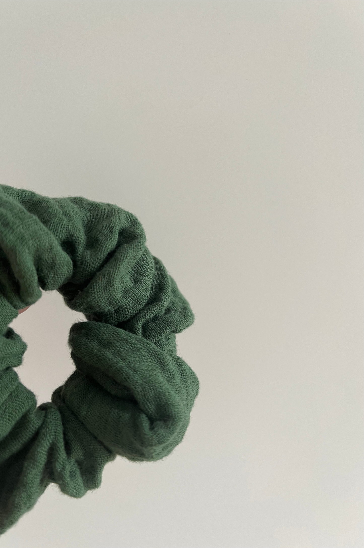 Scrunchie Musselin Tannengrün