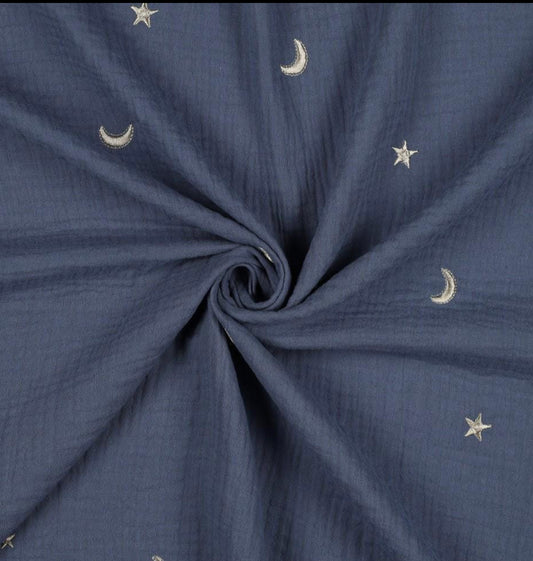 Musselin Dunkelblau mit Sternenhimmel Stickerei
