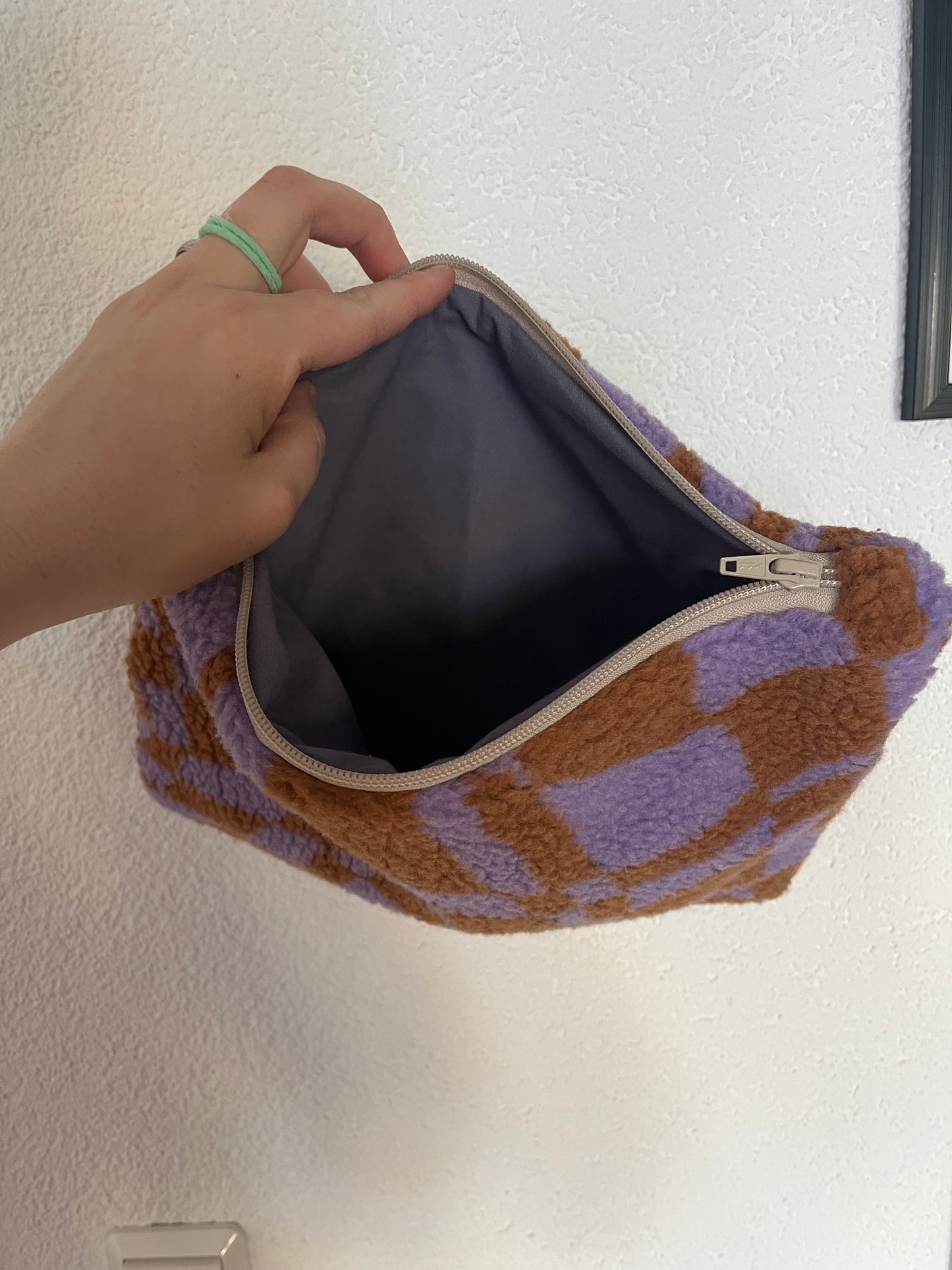 Tablet Case / Kosmetiktasche Teddy im Grafischen Design